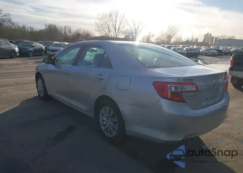 2012 Toyota Camry Le z USA, uszkodzony, nr VIN 4T4BF1FK4CR177574